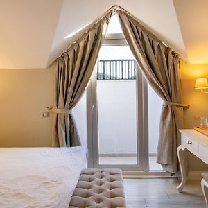 Pinehill Hotel & Suites